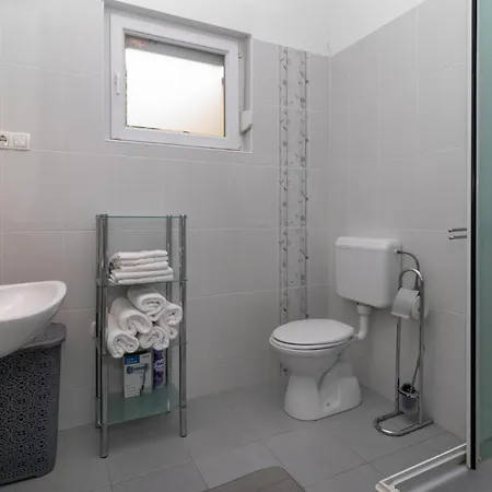 2 Bedroom In Dramalj