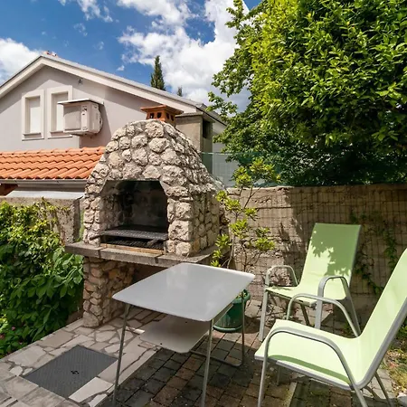 Apartment Awesome In With Wifi Dramalj