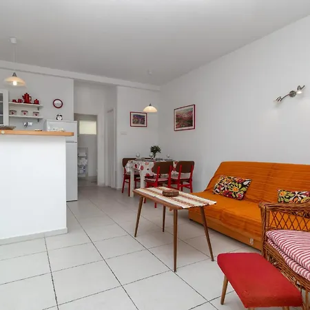 Apartment Cozy In With House Sea View Dramalj